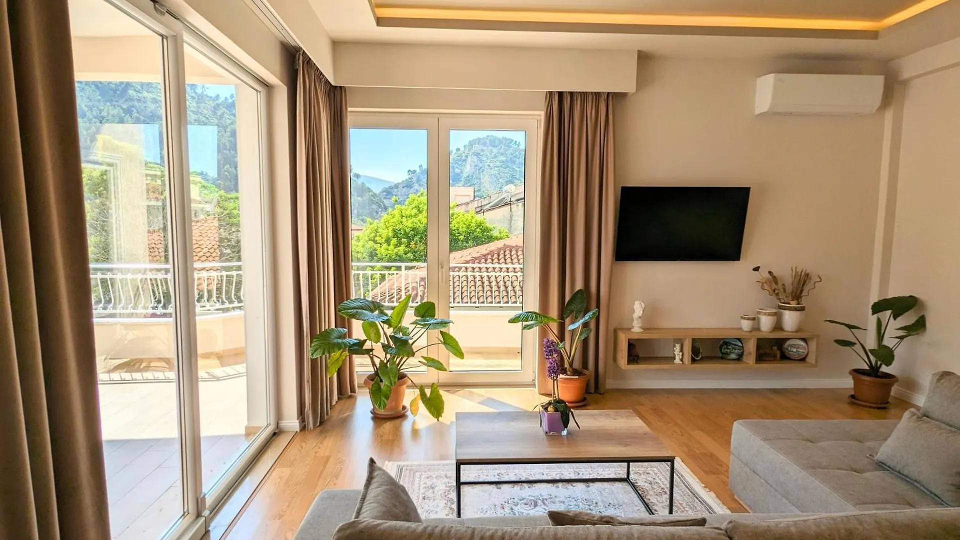 Villa With Garden And Veranda Berat Apartment