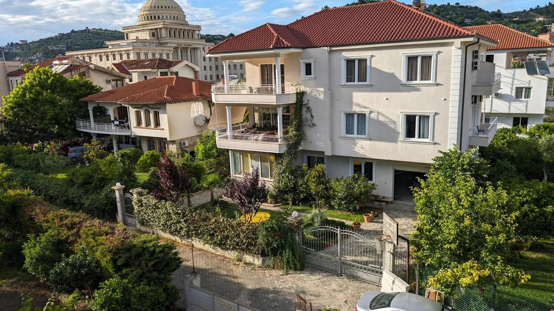 Villa With Garden And Veranda Berat