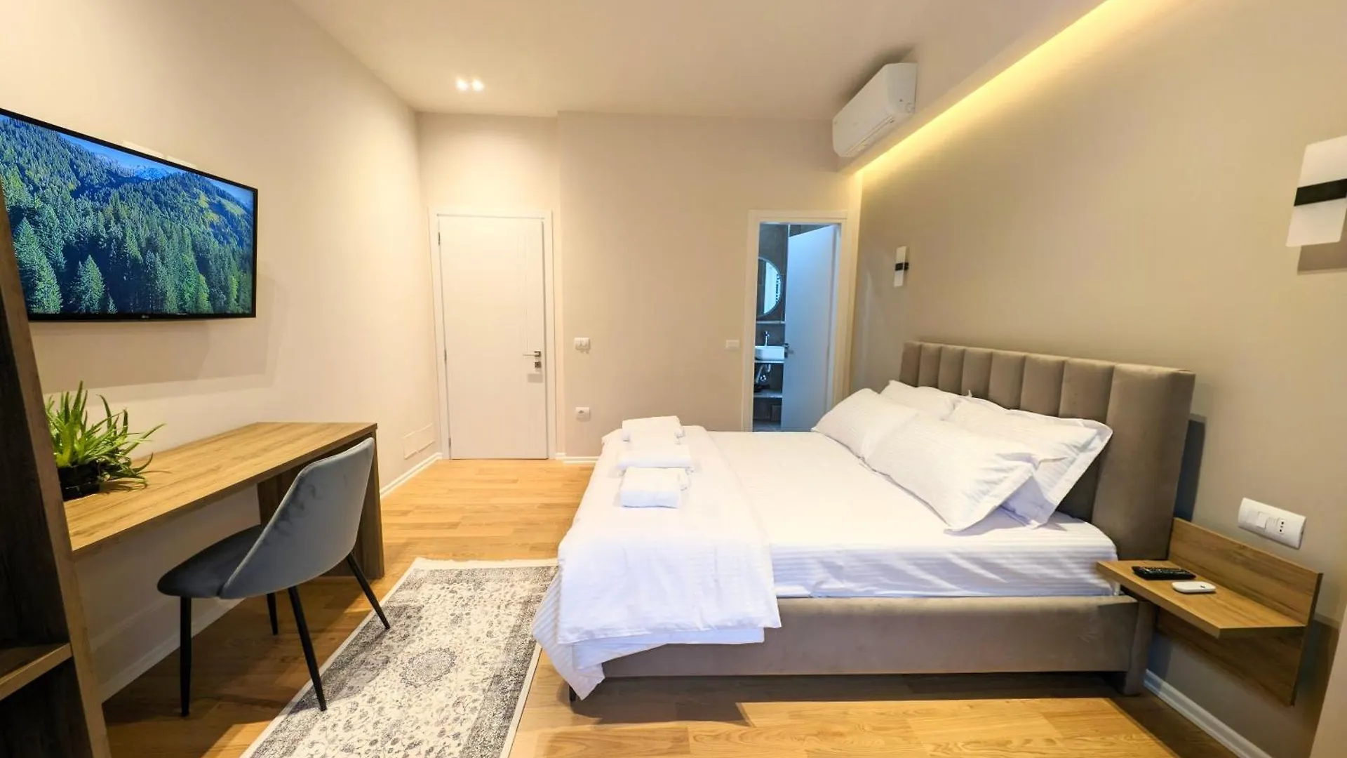 Villa With Garden And Veranda Berat Apartment