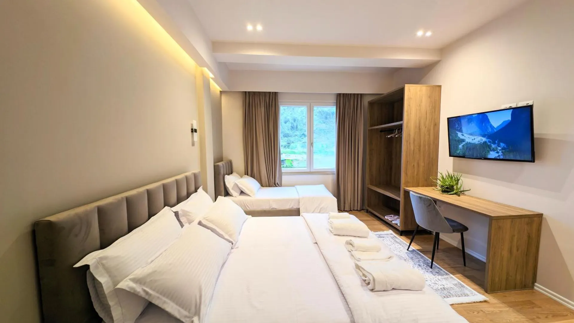 Villa With Garden And Veranda Berat