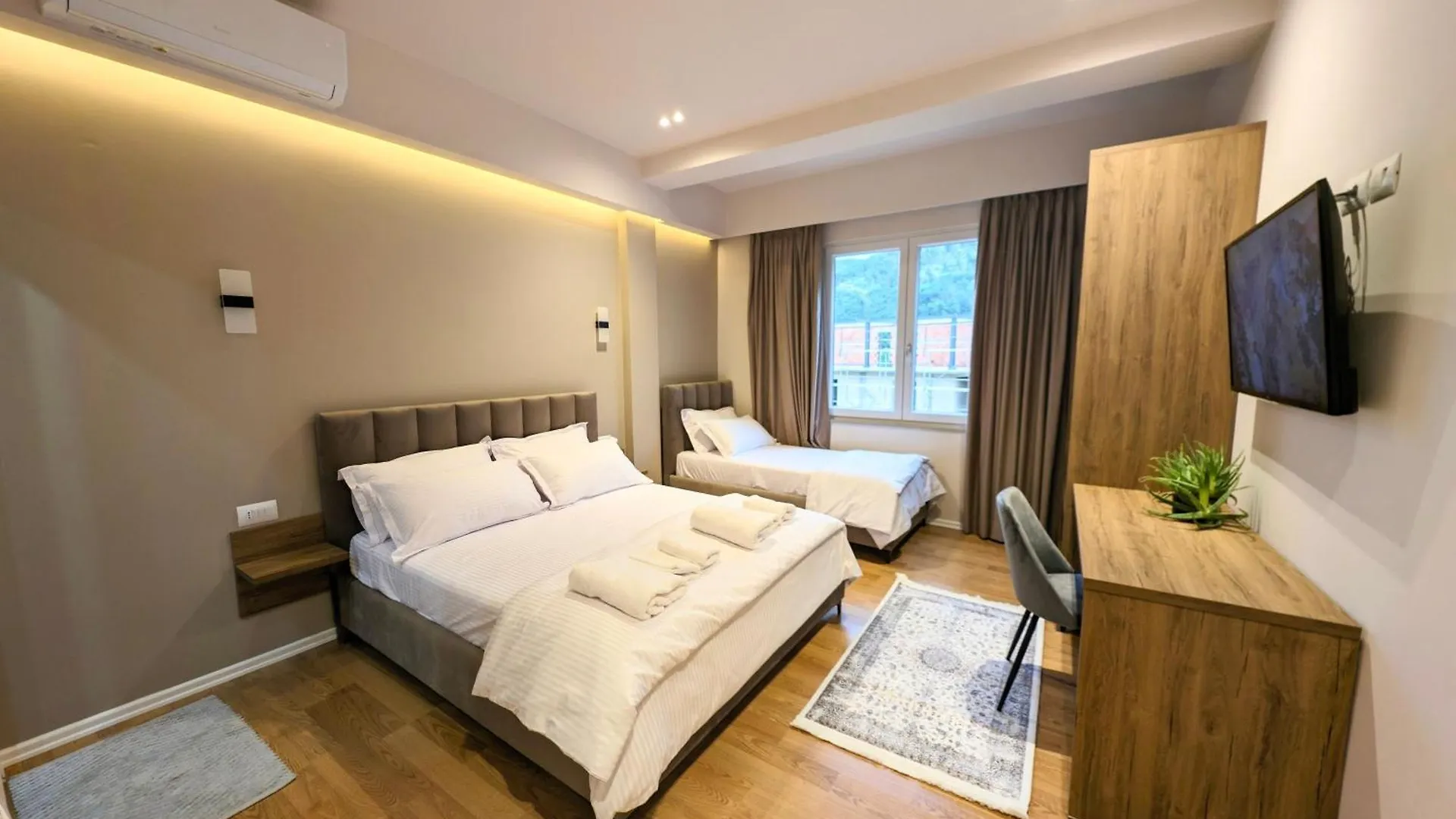 Villa With Garden And Veranda Berat Apartment