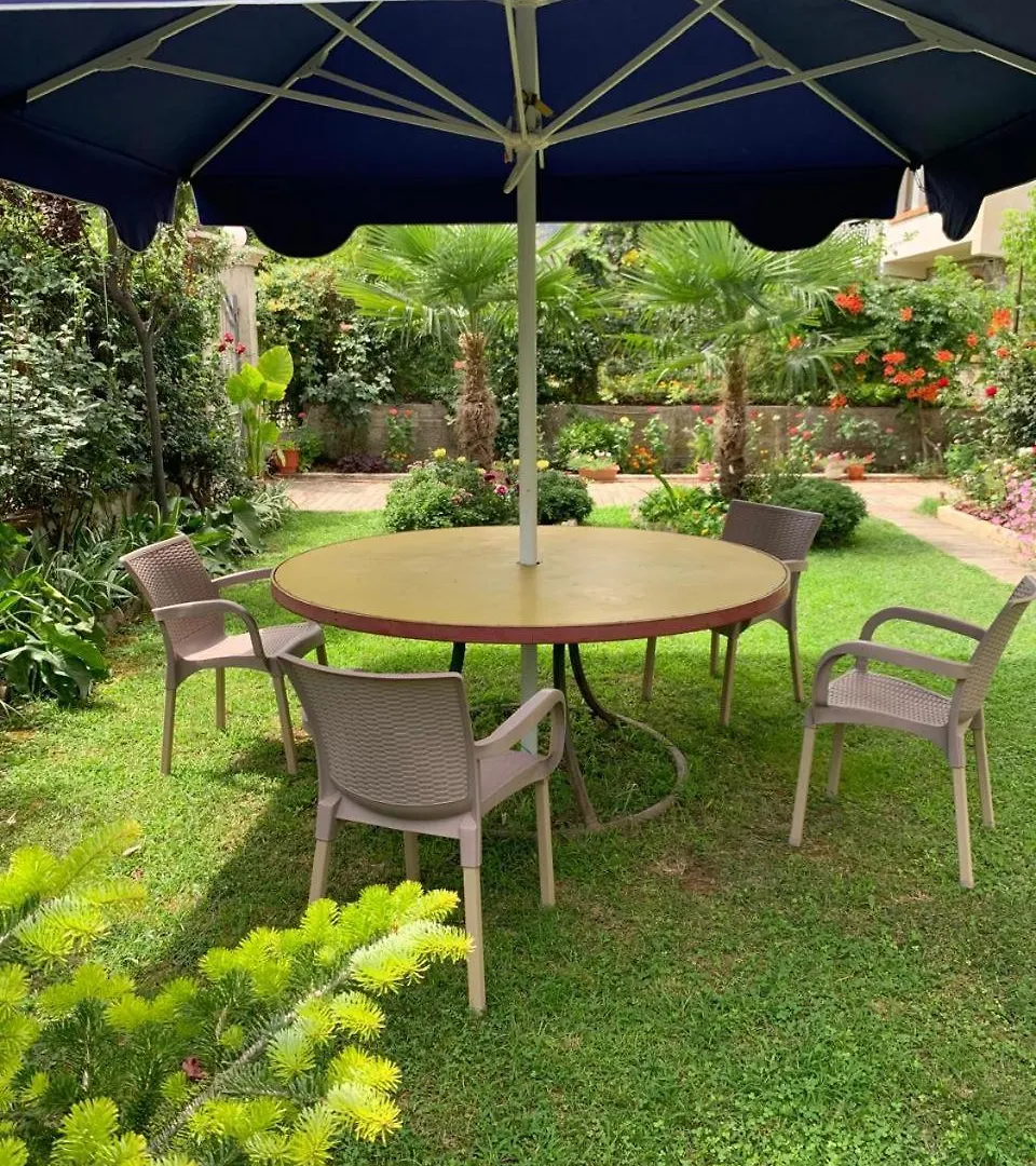 Villa With Garden And Veranda Berat Apartment