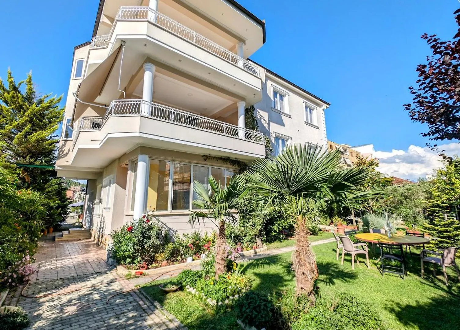 Villa With Garden And Veranda Berat Apartment